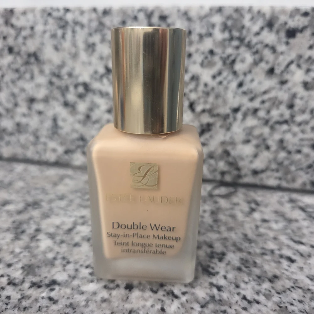 Estee Lauder Double Wear Stay-in-Place Makeup - Cream - Picture 1 of 5